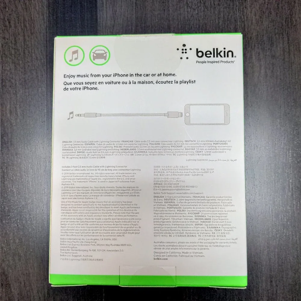 Belkin iPhone audio cable with lightning connector NIB